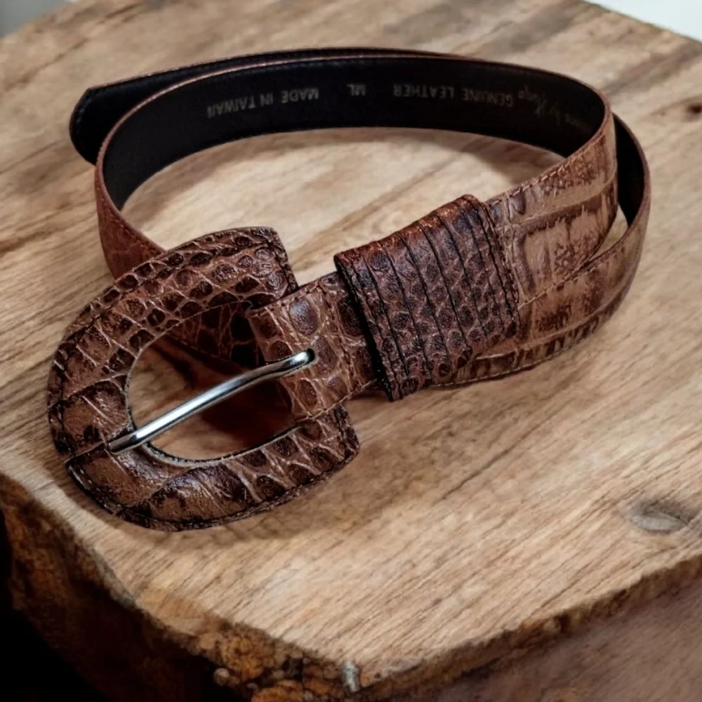 Fashions By HUGO Brown Leather Alligator Embossed Leather Belt Size M/L